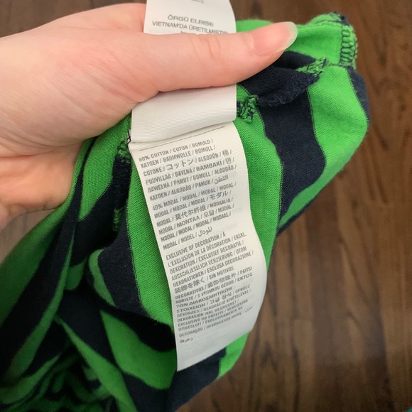 2/$15 Abercrombie and Fitch Women’s 3/4 Sleeve Top - Picture 3 of 5